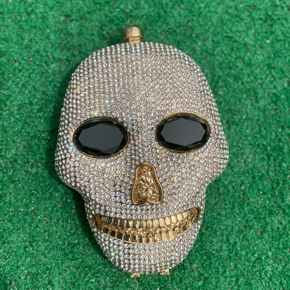Skull clutch